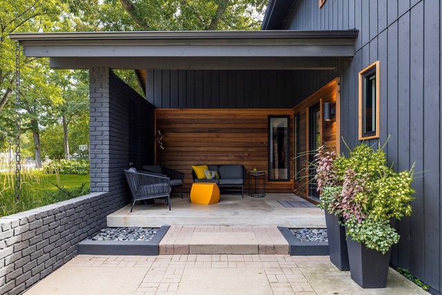 6827 Kingston Circle N, Golden Valley, MN 55427