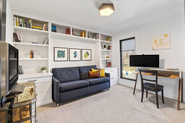 6827 Kingston Circle N, Golden Valley, MN 55427