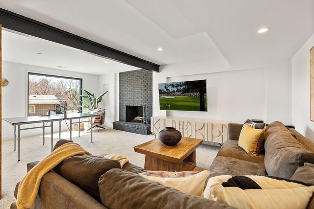 6827 Kingston Circle N, Golden Valley, MN 55427