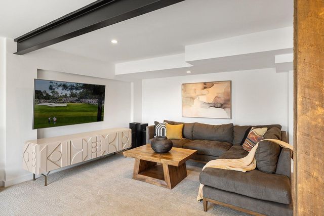 6827 Kingston Circle N, Golden Valley, MN 55427