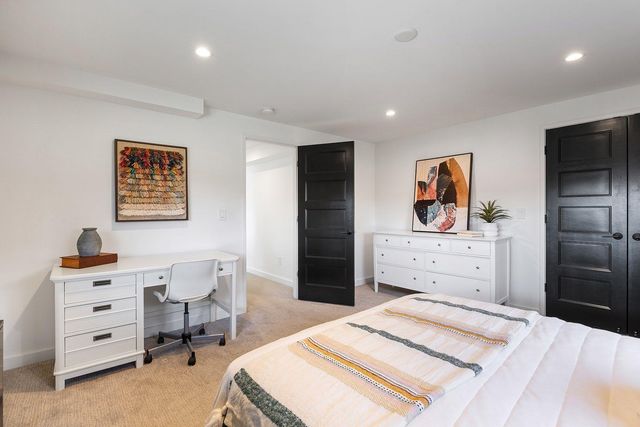 6827 Kingston Circle N, Golden Valley, MN 55427