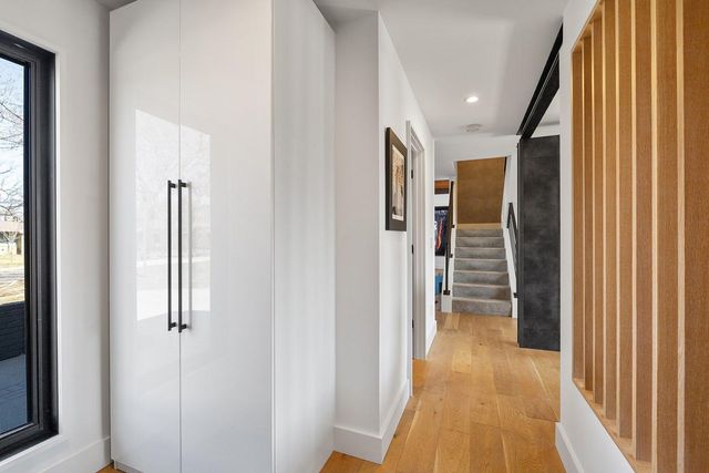 6827 Kingston Circle N, Golden Valley, MN 55427