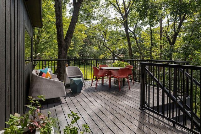 6827 Kingston Circle N, Golden Valley, MN 55427