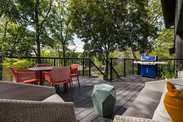 6827 Kingston Circle N, Golden Valley, MN 55427