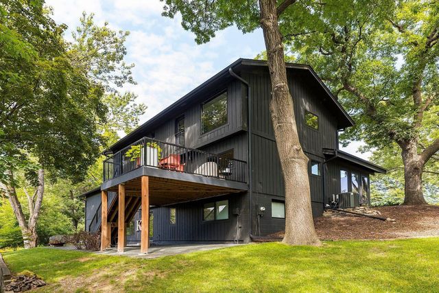 6827 Kingston Circle N, Golden Valley, MN 55427