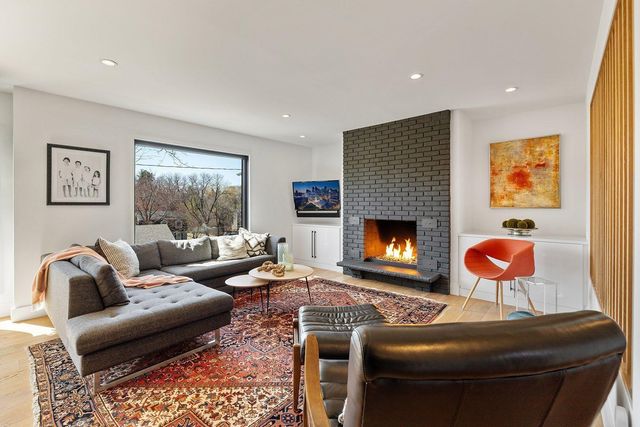 6827 Kingston Circle N, Golden Valley, MN 55427