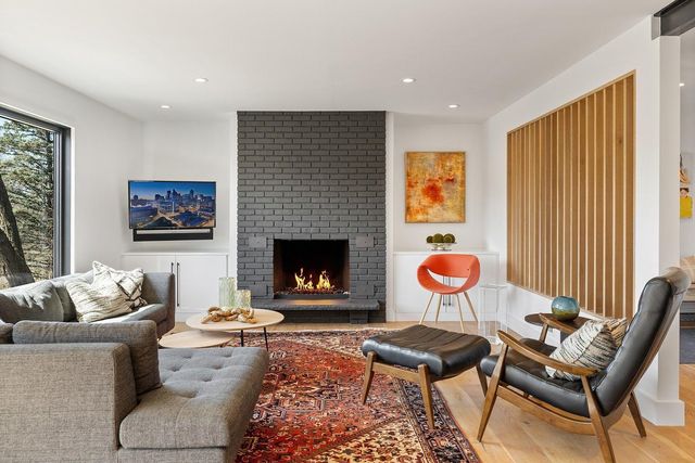 6827 Kingston Circle N, Golden Valley, MN 55427