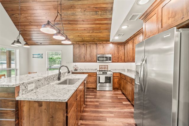 102 Anderson Lane, Mabank, TX 75156