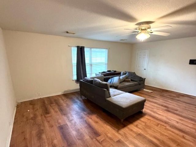 11810 Skydale Drive, Tomball, TX 77375