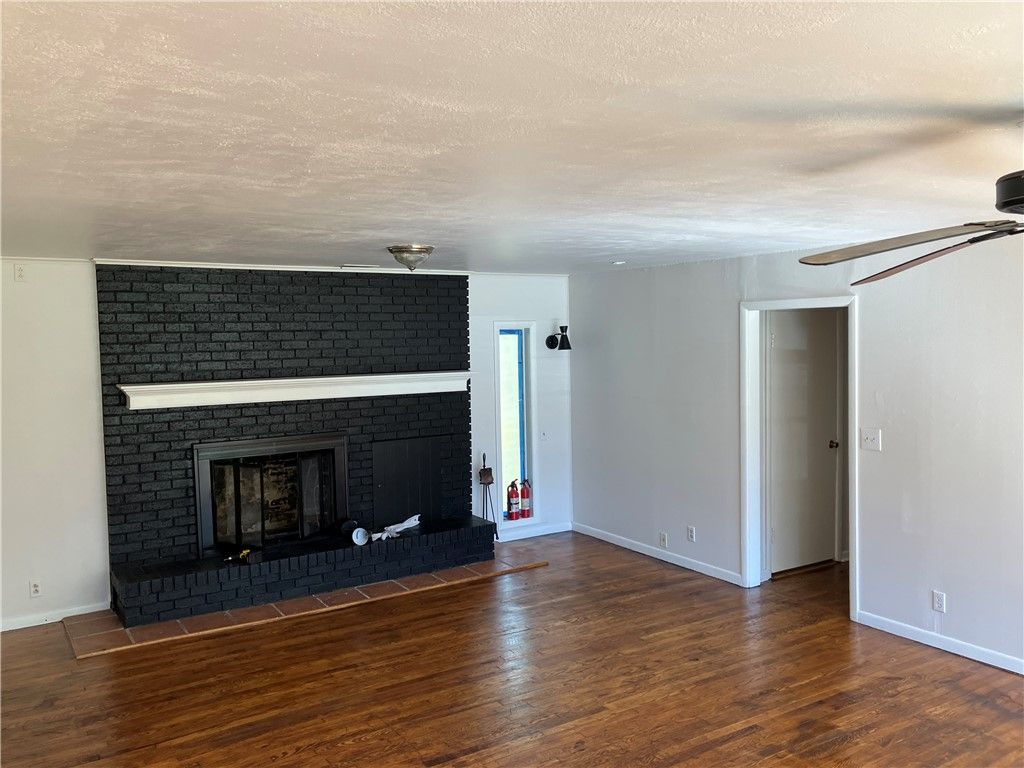 2120 W Wedington Drive, Fayetteville, AR 72701