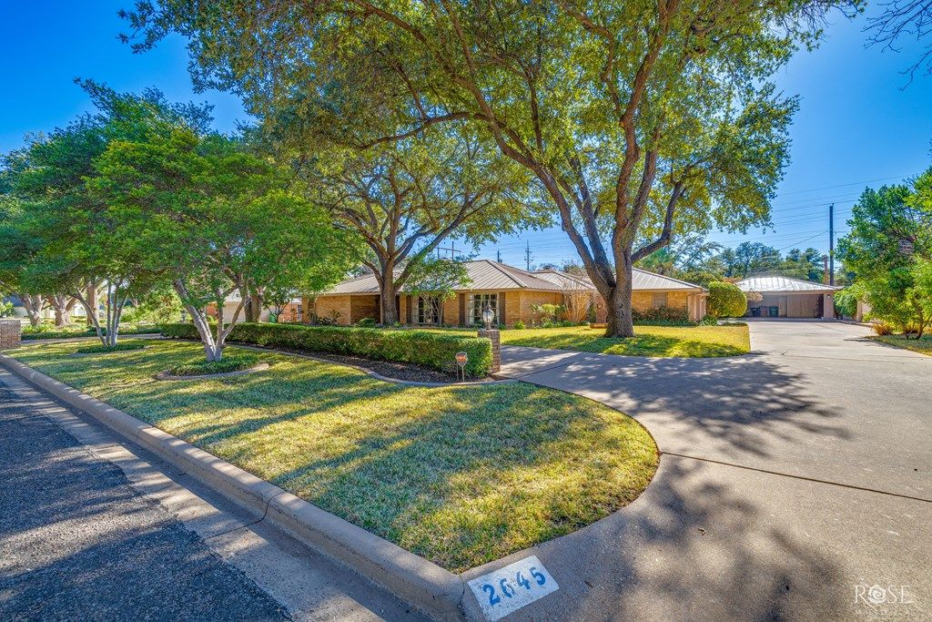 Image 4 of property listing at 2645 Vista Del Arroyo, San Angelo, TX 76904