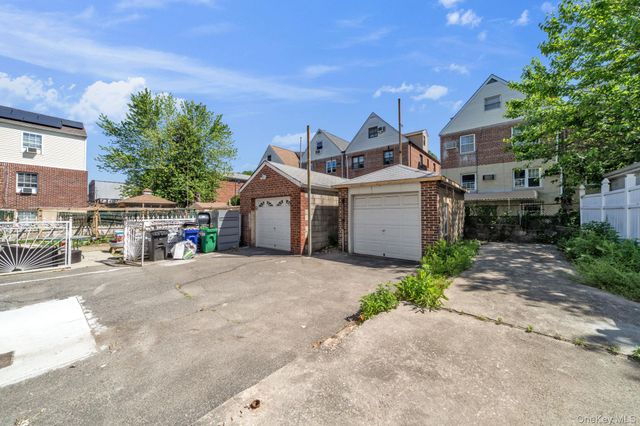 1014 Quincy Avenue, Bronx, NY 10465