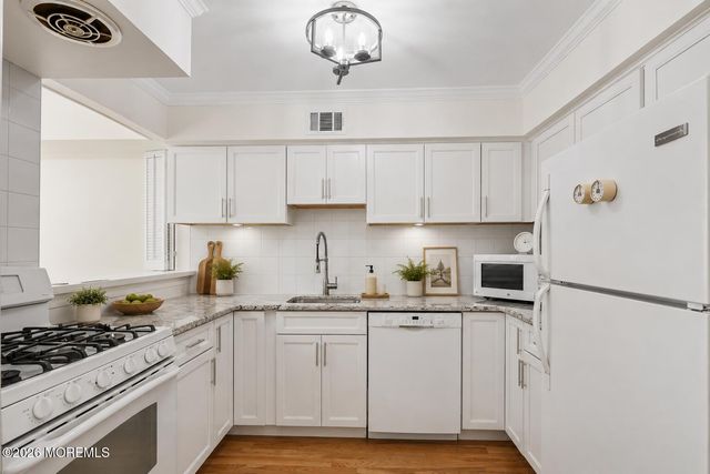 25 Meadow Avenue 46, Monmouth Beach, NJ 07750
