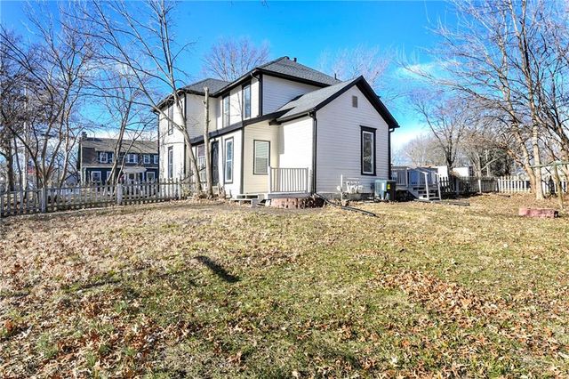 462 S Water Street, Olathe, KS 66061