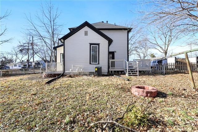 462 S Water Street, Olathe, KS 66061