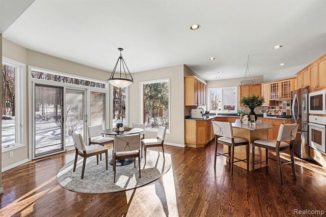 5641 Golf Pointe Drive, Clarkston, MI 48348