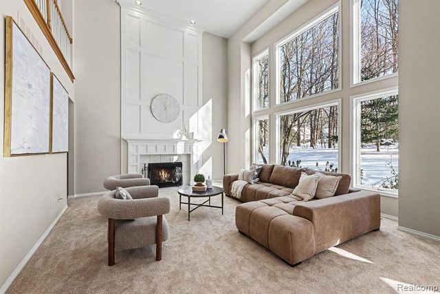 5641 Golf Pointe Drive, Clarkston, MI 48348