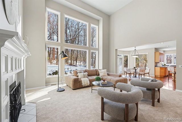 5641 Golf Pointe Drive, Clarkston, MI 48348