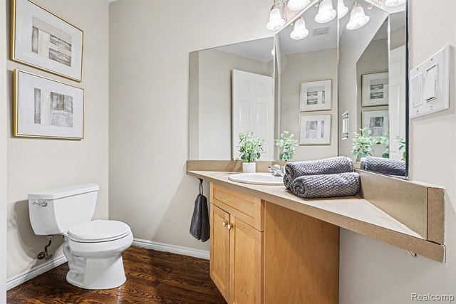 5641 Golf Pointe Drive, Clarkston, MI 48348