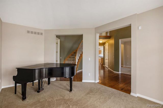 5641 Golf Pointe Drive, Clarkston, MI 48348