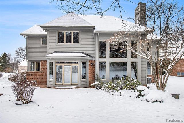 5641 Golf Pointe Drive, Clarkston, MI 48348