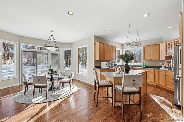 5641 Golf Pointe Drive, Clarkston, MI 48348