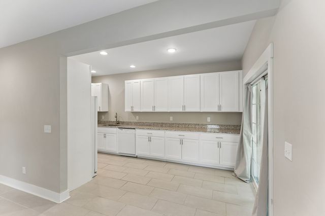 721 Poplar St, Columbia, TN 38401