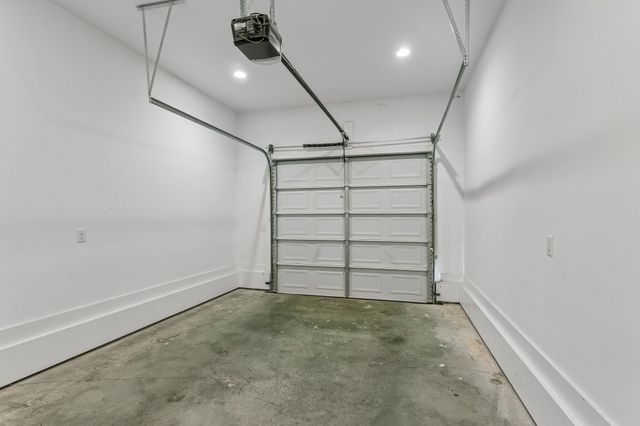 721 Poplar St, Columbia, TN 38401