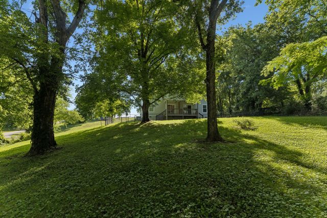 721 Poplar St, Columbia, TN 38401