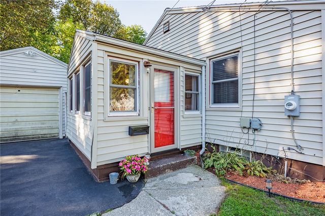 165 Traver Circle, Rochester, NY 14609