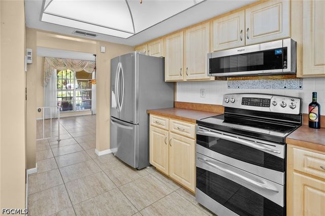 711 Mirror Lakes DR, Lehigh Acres, FL 33974