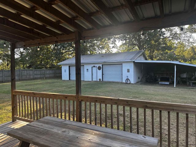 110 CATFISH LN, Crump, TN 38327