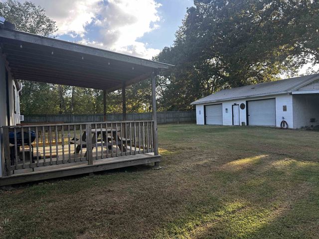 110 CATFISH LN, Crump, TN 38327