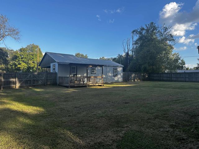 110 CATFISH LN, Crump, TN 38327