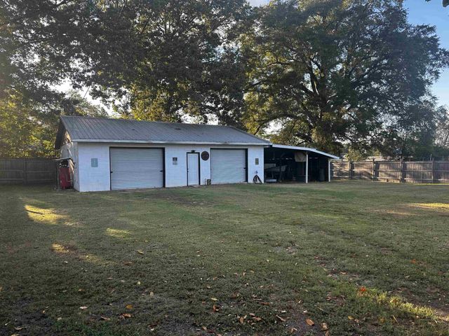 110 CATFISH LN, Crump, TN 38327