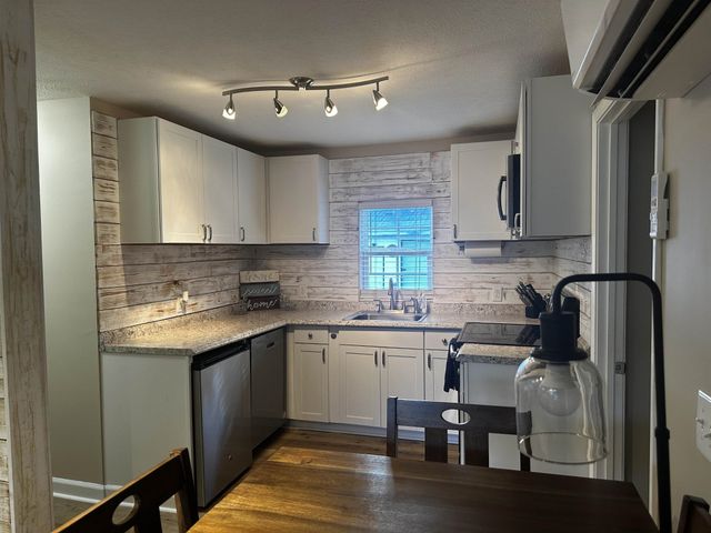 110 CATFISH LN, Crump, TN 38327