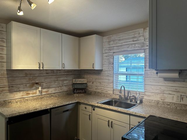 110 CATFISH LN, Crump, TN 38327