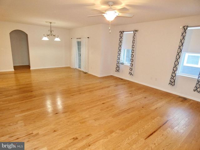 215 MILL POND AVE, Milton, DE 19968