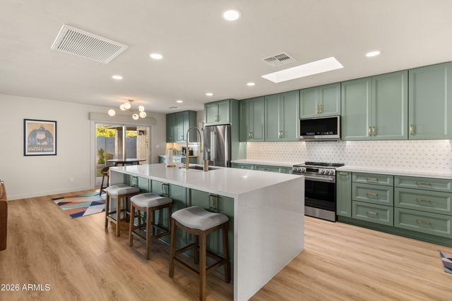 3315 E MALAPAI Drive, Phoenix, AZ 85028