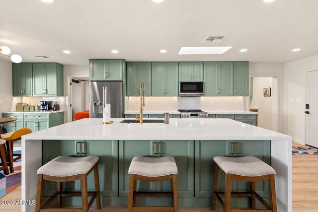 3315 E MALAPAI Drive, Phoenix, AZ 85028