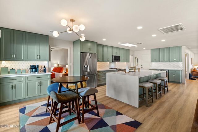 3315 E MALAPAI Drive, Phoenix, AZ 85028