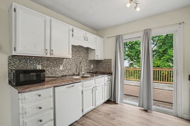 126 Five Oaks Dr, Nashville, TN 37217