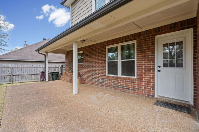 1301 WOLF LAIR DR, Collierville, TN 38017