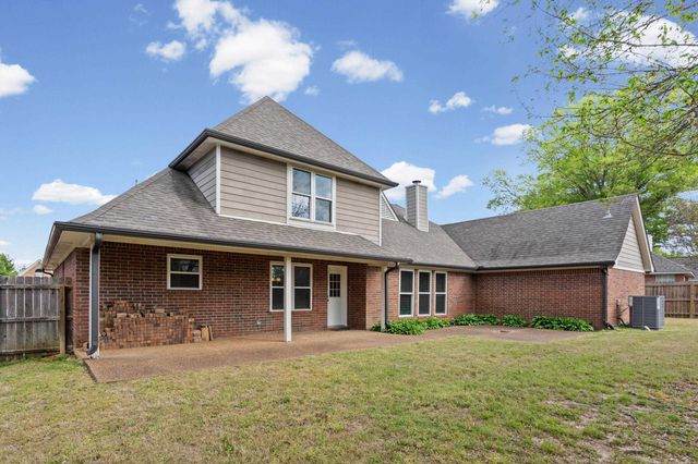 1301 WOLF LAIR DR, Collierville, TN 38017