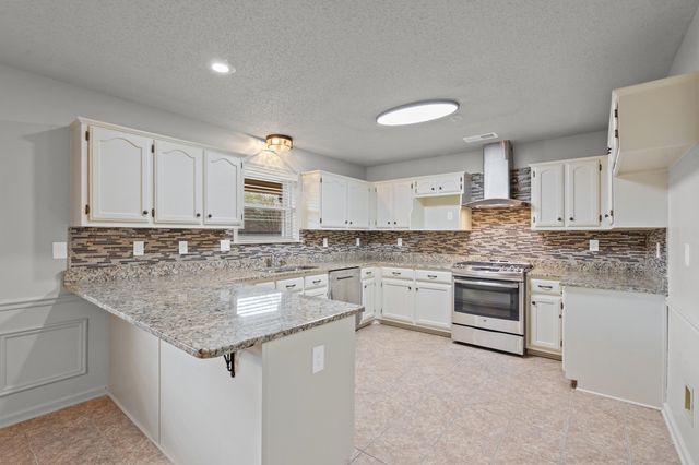 1301 WOLF LAIR DR, Collierville, TN 38017