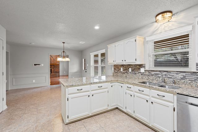 1301 WOLF LAIR DR, Collierville, TN 38017