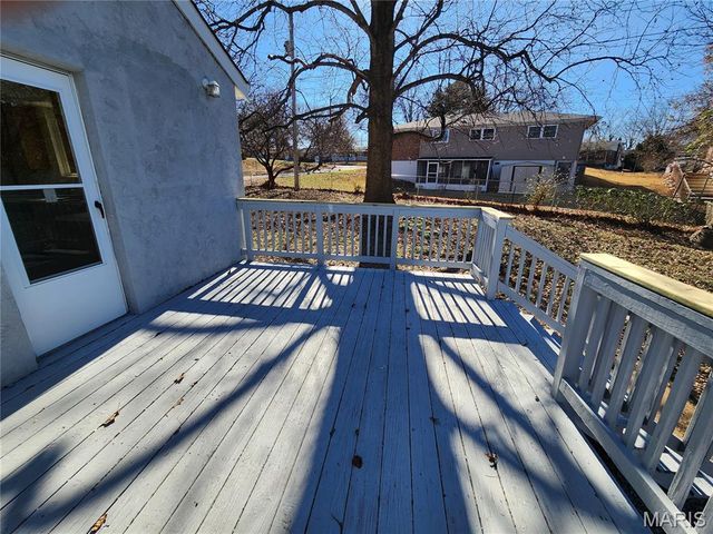 10001 Lark Avenue, Unincorporated, MO 63125