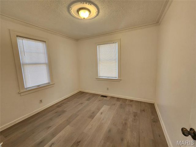 10001 Lark Avenue, Unincorporated, MO 63125