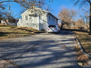 10001 Lark Avenue, Unincorporated, MO 63125