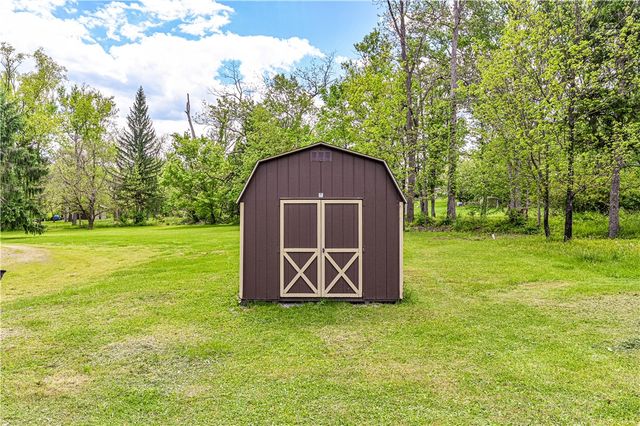 324 Fenfield Dr, Unity Twp, PA 15650